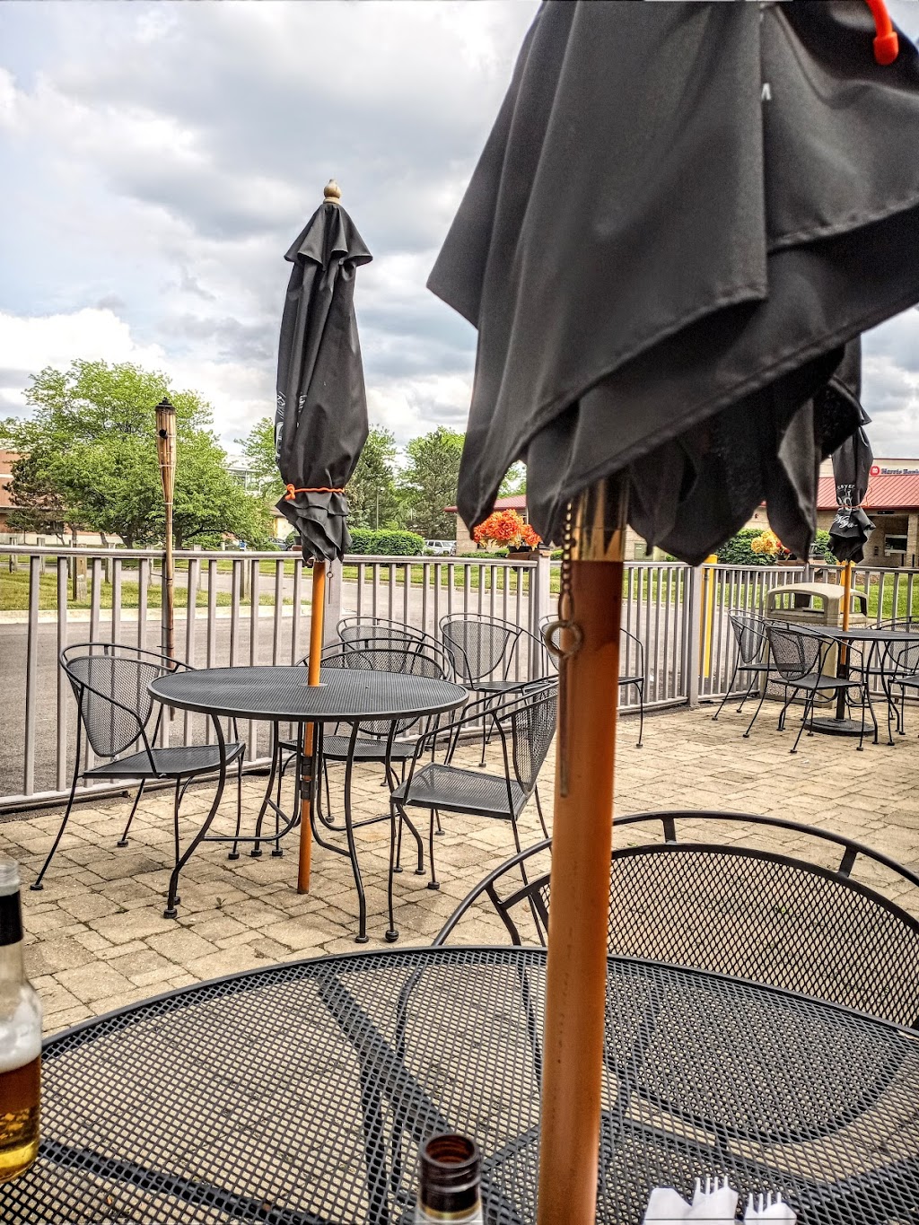 Cesars Sports Bar and Grill | 185 E Lake St, Bloomingdale, IL 60108, USA | Phone: (630) 582-2006