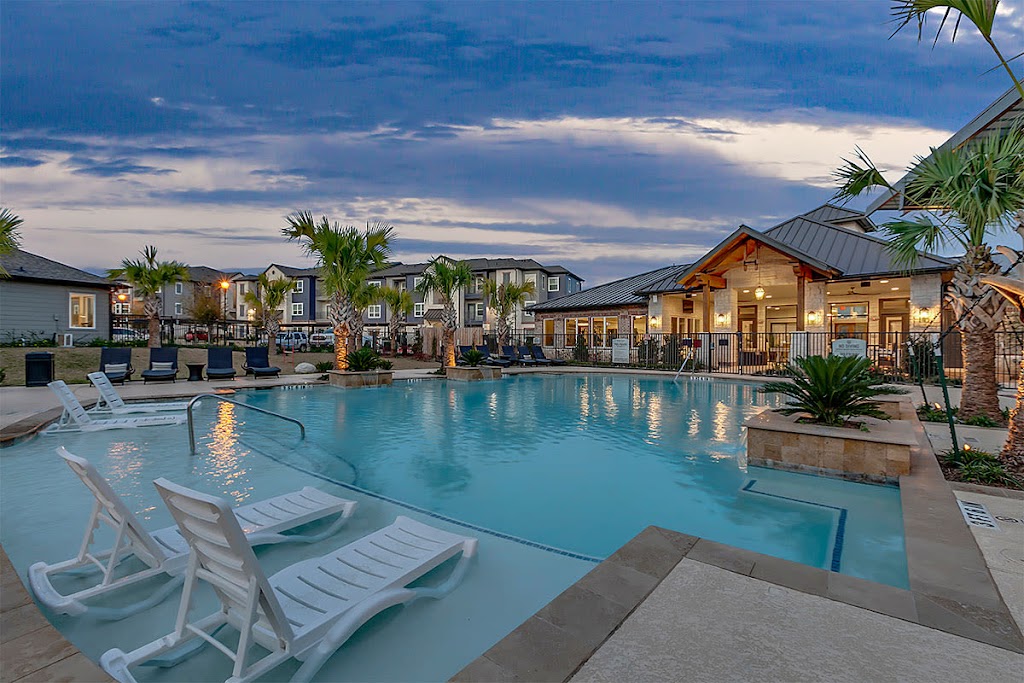 Ventana at Plum Creek | 4624 Cromwell Dr, Kyle, TX 78640, USA | Phone: (512) 675-7454