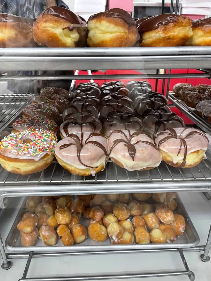 Donut Stoppe | 21461 Brookhurst St, Huntington Beach, CA 92646 | Phone: (714) 963-1100