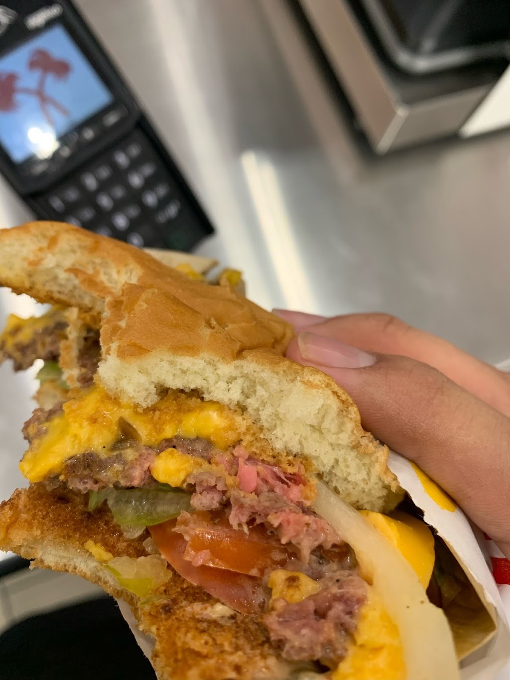 In-N-Out Burger | 506 W Riggin Ave, Visalia, CA 93291, USA | Phone: (800) 786-1000