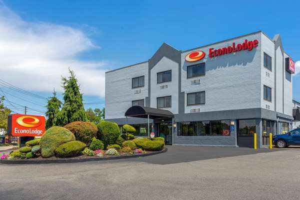 Econo Lodge | 429 Duffy Ave, Hicksville, NY 11801, USA | Phone: (516) 433-3900