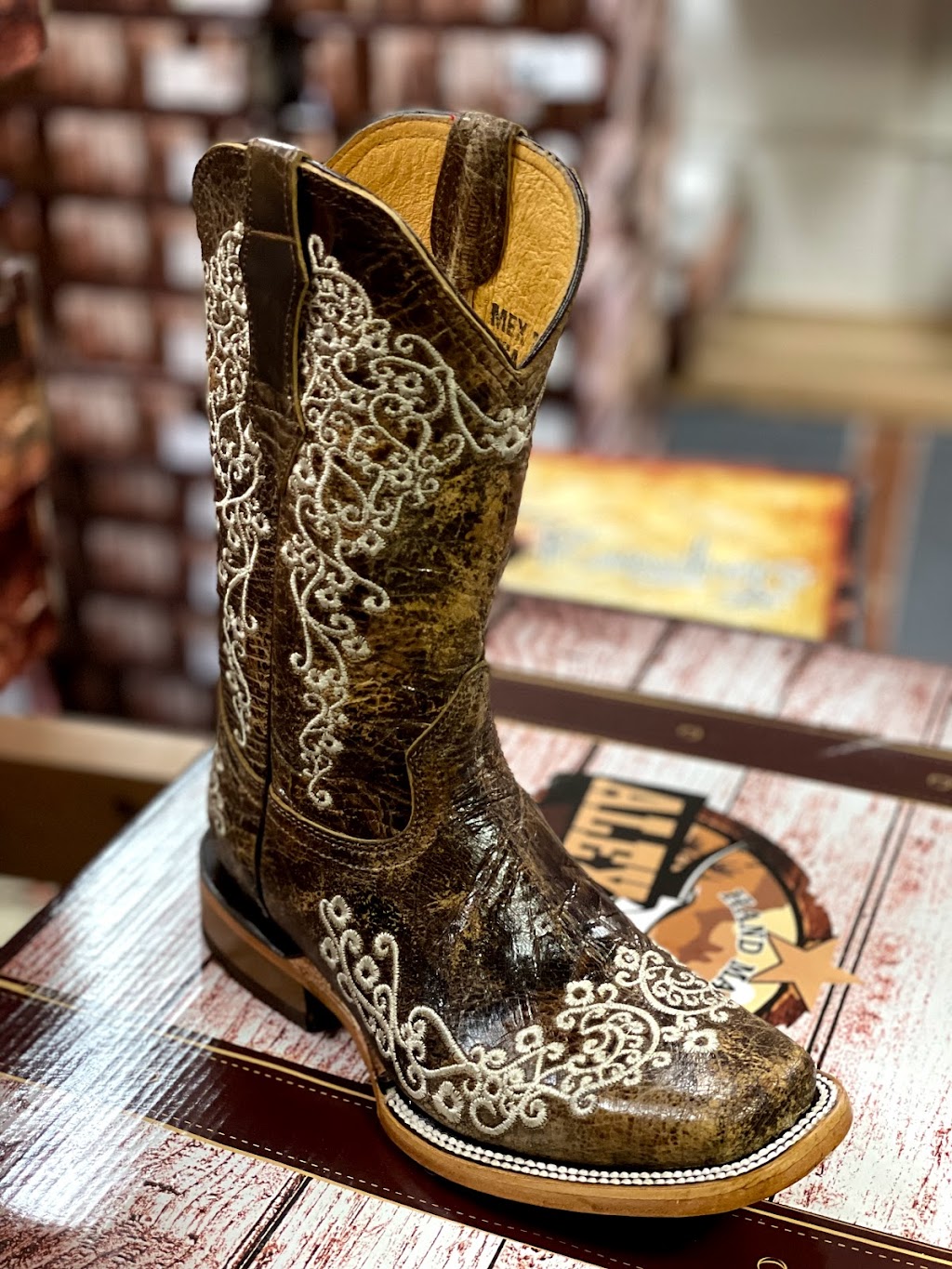 Alex Boots | 8981 Castner Dr A, El Paso, TX 79907, USA | Phone: (915) 872-9526