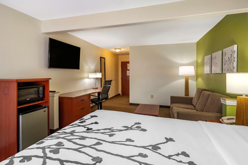 Sleep Inn & Suites Stockbridge Atlanta South | 7423 Davidson Cir W, Stockbridge, GA 30281, USA | Phone: (770) 474-3870