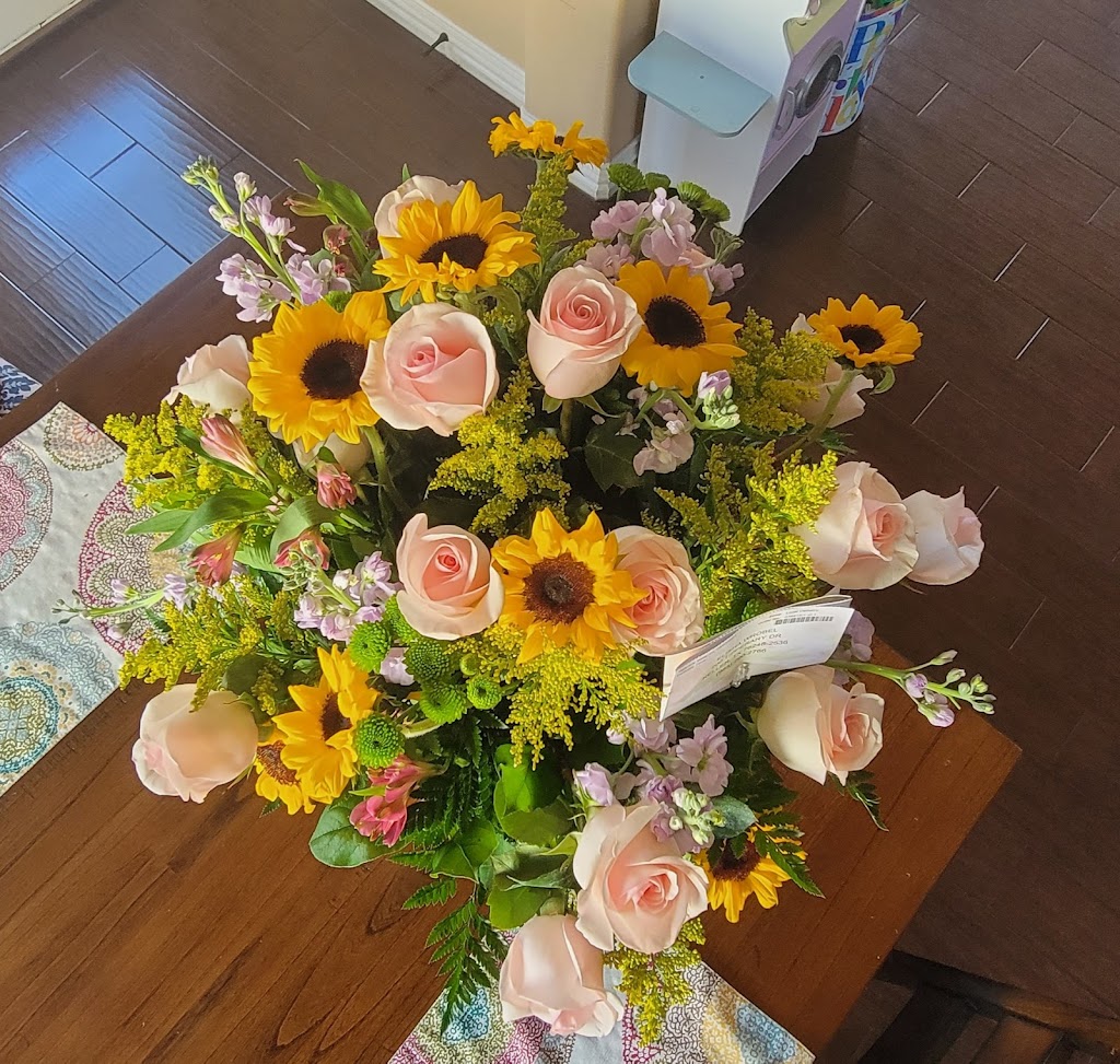 My Bloomin Flower Shop | 790 S Main St Ste 411, Keller, TX 76248, USA | Phone: (817) 482-0800