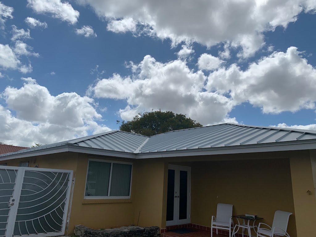 Mr & Mrs Shingles Roofing | 1000 N Hiatus Rd #120a, Pembroke Pines, FL 33026, USA | Phone: (954) 822-4570
