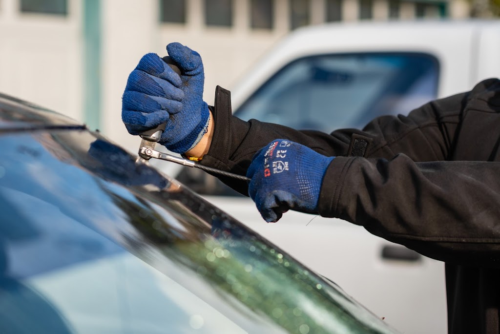 Expert Auto Glass Repair | 2310 W Mission Ln STE 8, Phoenix, AZ 85021, USA | Phone: (602) 344-9444