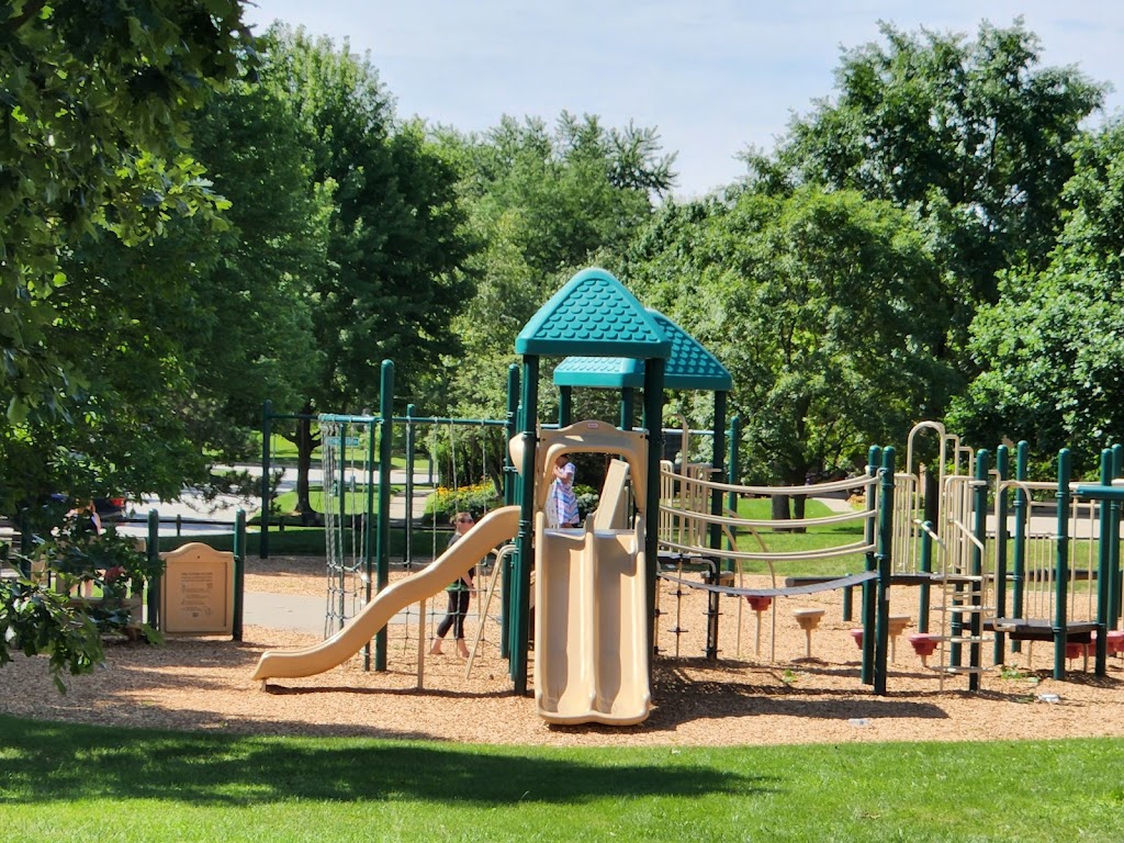 Concord Square Park | Concord Dr &, Camden Rd, Downers Grove, IL 60516, USA | Phone: (630) 963-1304