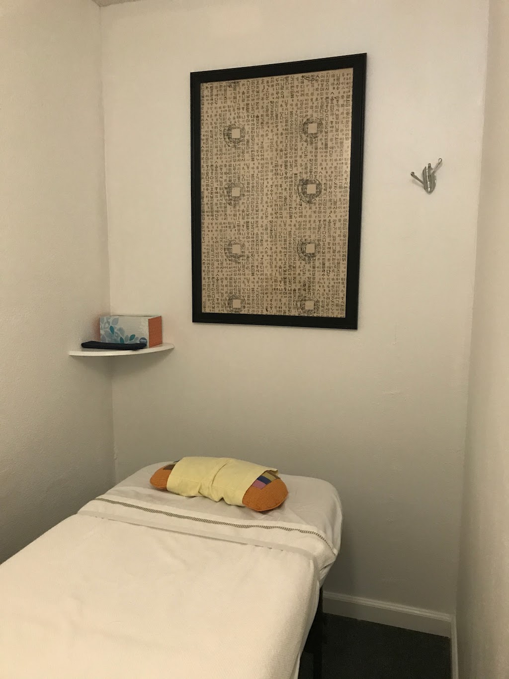 Pure Green Acupuncture Clinic | 621 W Grand Blvd, Corona, CA 92882, USA | Phone: (562) 242-6521