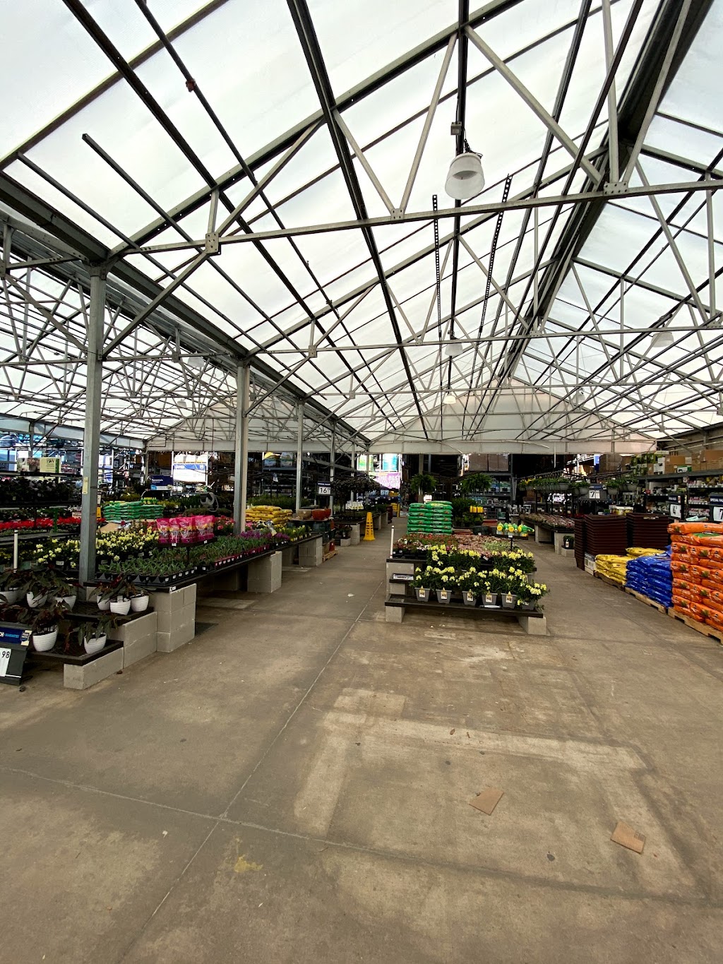 Lowes Garden Center | 13000 N I-35 Svc Road SB, Austin, TX 78753, USA | Phone: (512) 634-0070