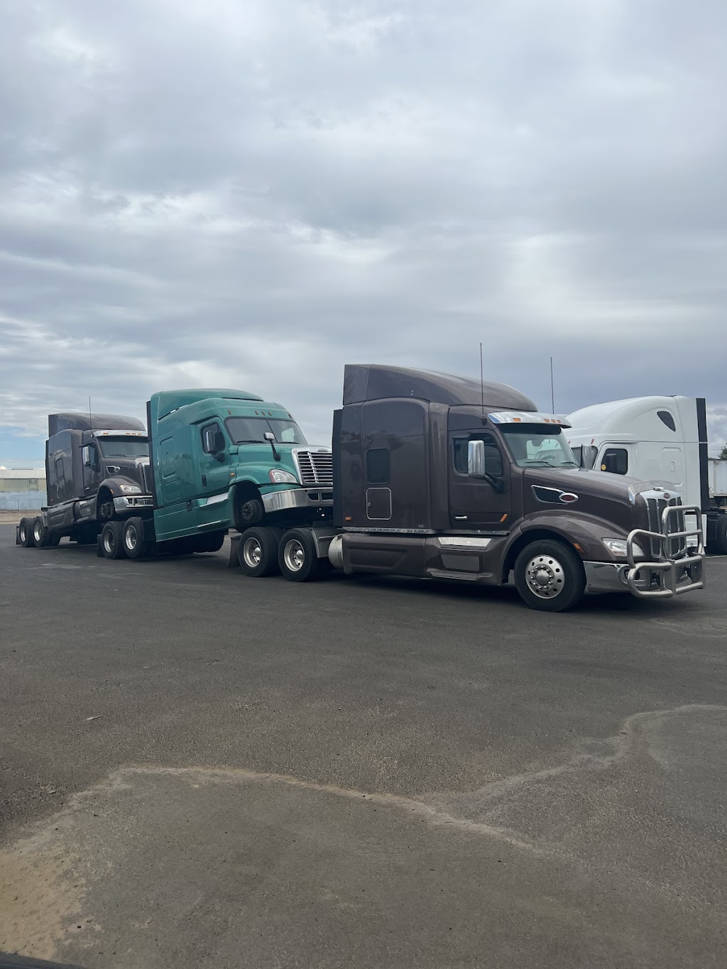 Diamond Truck Sales Inc. | 1201 S Soderquist Rd, Turlock, CA 95380, USA | Phone: (209) 850-2786