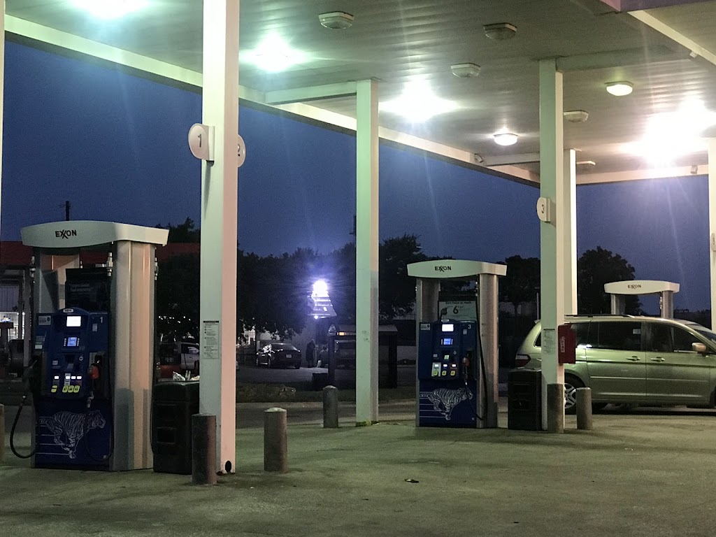Exxon | 865 S Walton Walker Blvd, Dallas, TX 75211, USA | Phone: (214) 331-6420