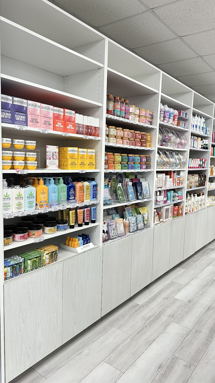 Cicelys Hair & Beauty Supplies | 406 W Columbus Dr, Tampa, FL 33602, USA | Phone: (813) 229-7905