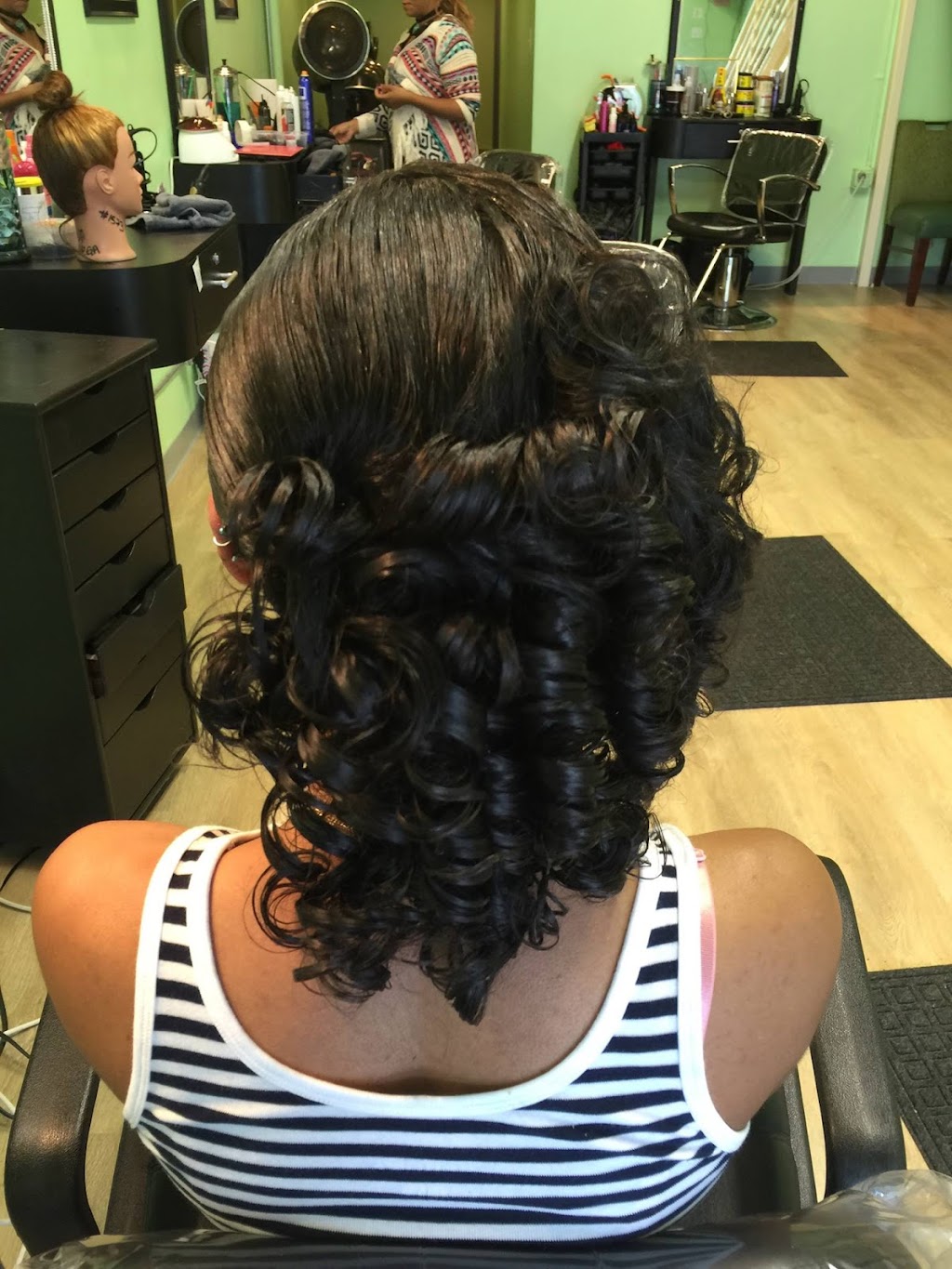 Upper Deck Unisex Salon | 3635 Boulevard suite c, Colonial Heights, VA 23834, USA | Phone: (804) 203-5498