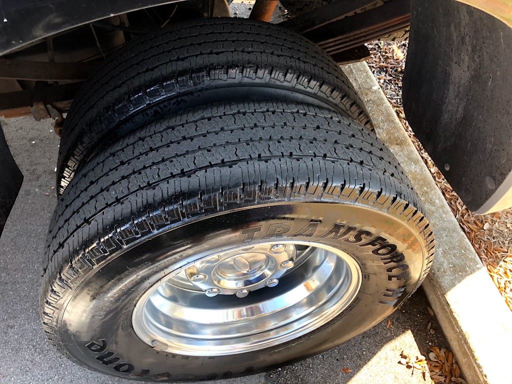 Bearfoot Enterprises, LLC - New & Used Tires | 3513 12th St E, Ellenton, FL 34222, USA | Phone: (941) 722-8548