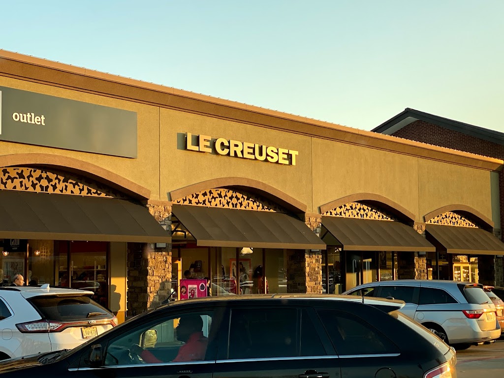 Le Creuset Outlet Store | 820 W Stacy Rd SUITE 456, Allen, TX 75013, USA | Phone: (972) 678-2222