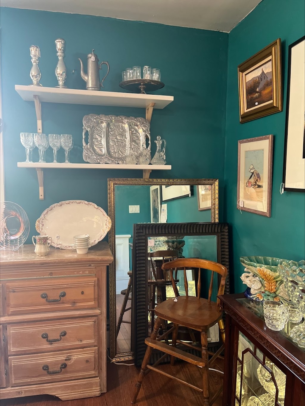 HomeFronts Treasure Trove | 31 W Broad St, Hopewell, NJ 08525, USA | Phone: (640) 202-0329