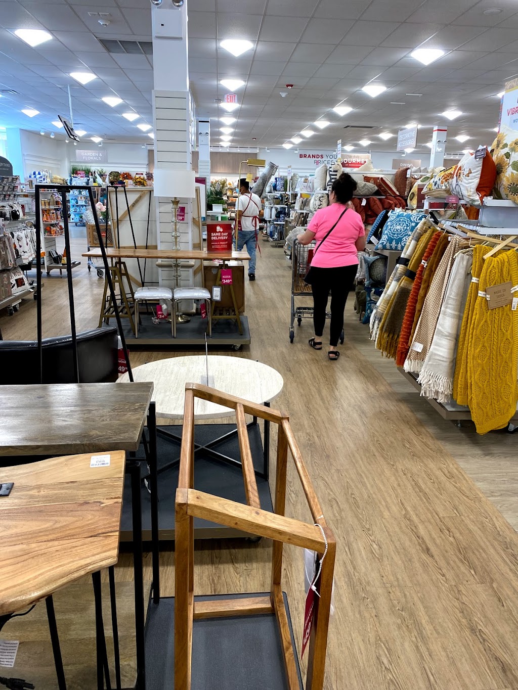 HomeGoods | 855 Central Park Ave, Scarsdale, NY 10583 | Phone: (914) 722-2513