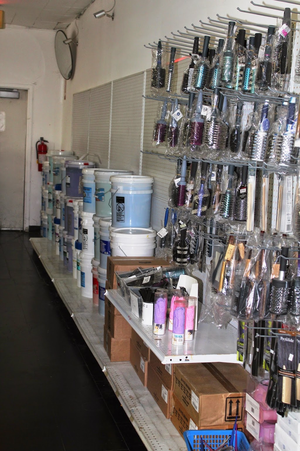 Four Seasons Beauty Supply For Cosmetic License | 8225 SE Insley St, Portland, OR 97266, USA | Phone: (503) 760-5388