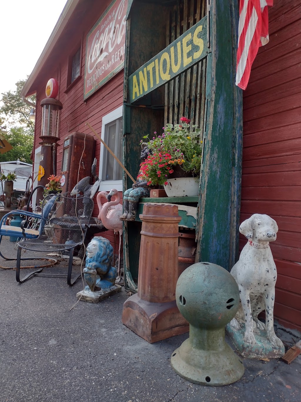Miamiville Antiques | 316 Center St, Miamiville, OH 45147, USA | Phone: (513) 383-7097