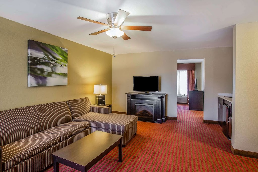 Quality Suites Nashville Airport | 2615 Elm Hill Pike, Nashville, TN 37214, USA | Phone: (615) 883-0114