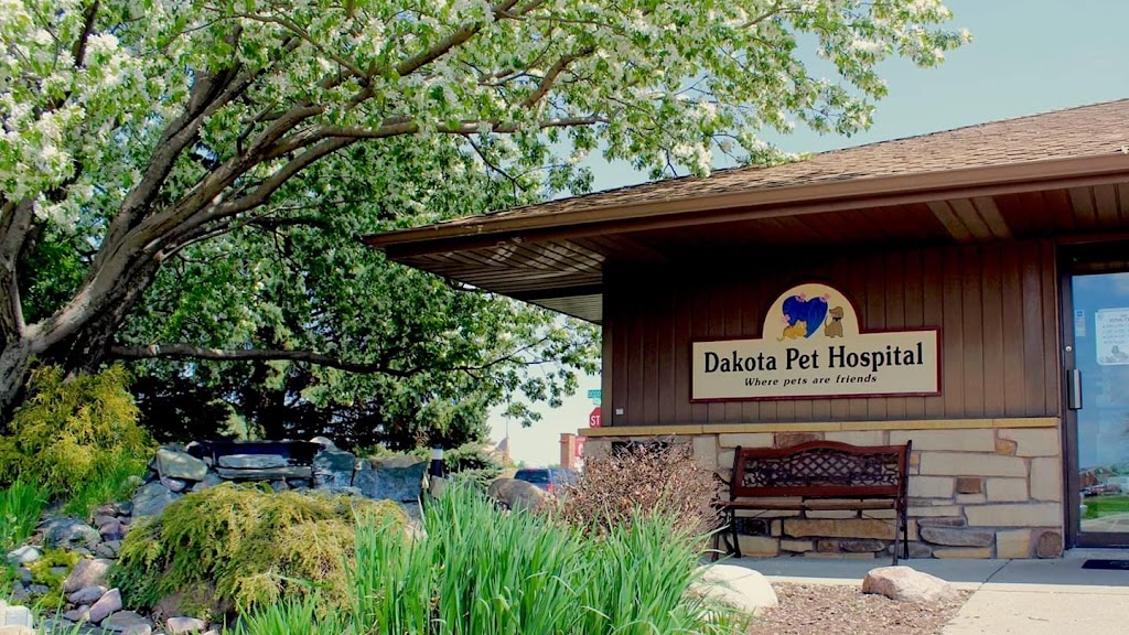 Dakota Pet Hospital | 20136 Icenic Trail, Lakeville, MN 55044, USA | Phone: (952) 469-1525