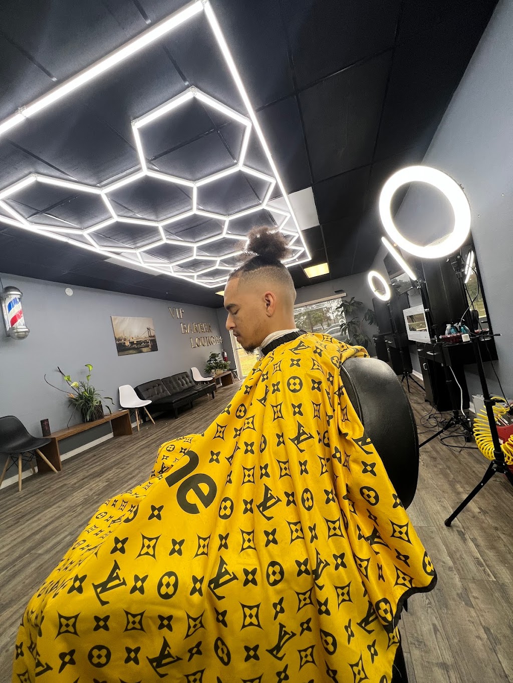 V.I.P Barber Lounge | 12468 Spring Hill Dr, Spring Hill, FL 34609, USA | Phone: (585) 808-1680