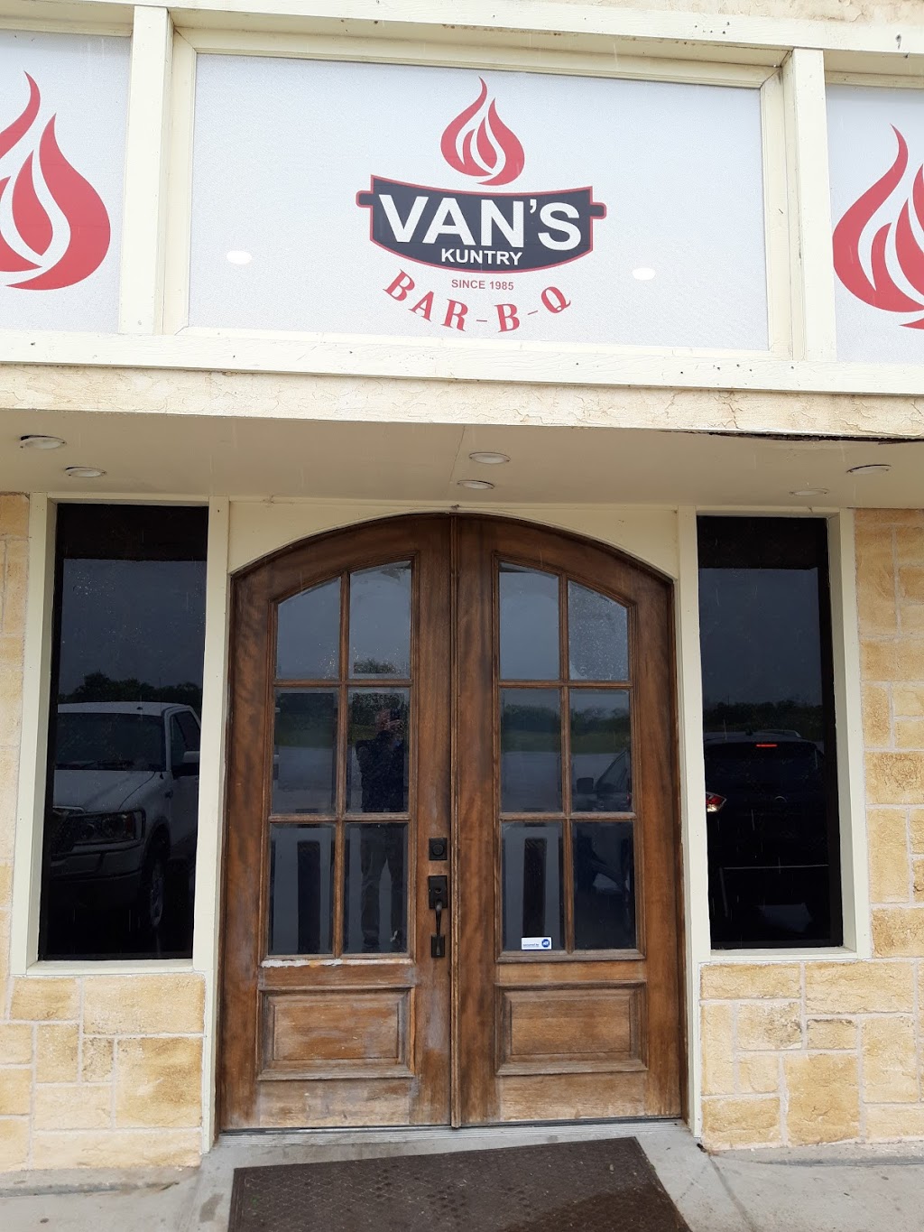 VANS BAR-B-Q | I-37, Oakville, TX 78060, USA | Phone: (361) 786-3995