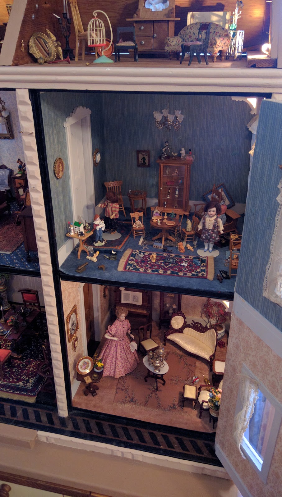 Granbury Doll House | 421 E Bridge St, Granbury, TX 76048, USA | Phone: (817) 894-5194