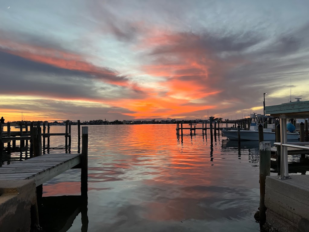 Tide Tables Restaurant and Marina | 12507 Cortez Rd W, Bradenton, FL 34210, USA | Phone: (941) 567-6206