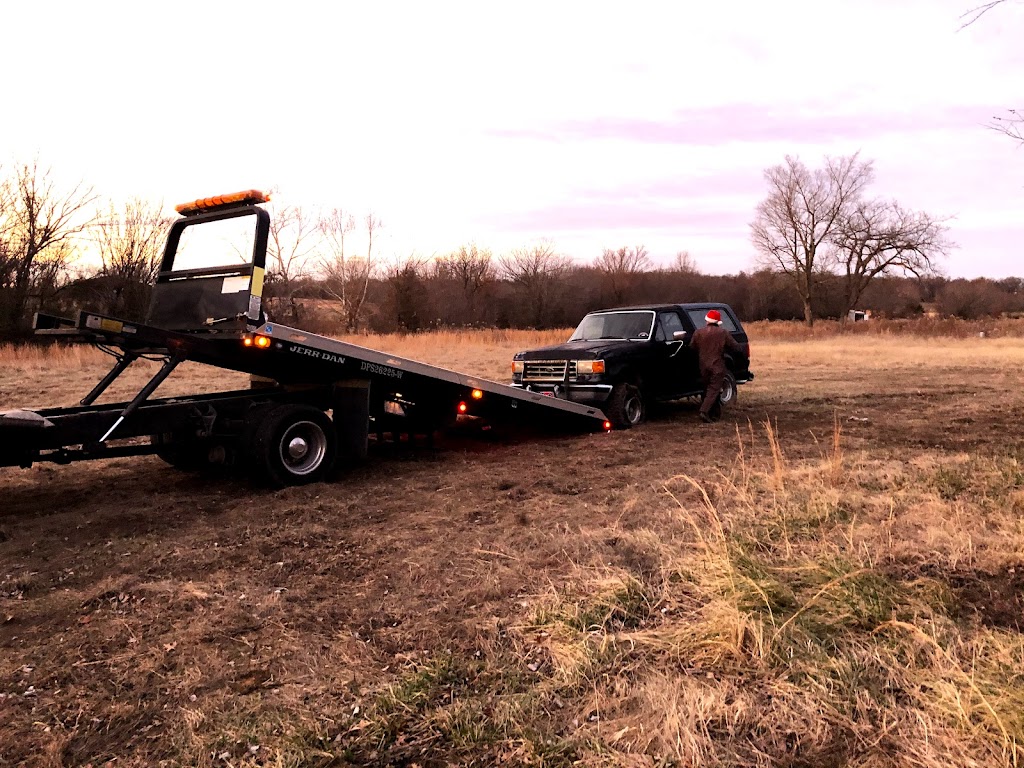 Dunlap Wrecker Services | 410 W 5th St, Claremore, OK 74017, USA | Phone: (918) 342-4156