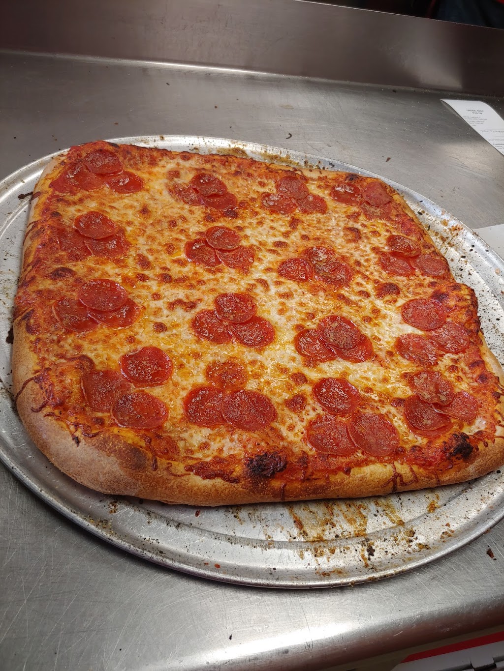 Armandos Pizza | 201 Tyrol Blvd, Belle Vernon, PA 15012 | Phone: (724) 684-5105