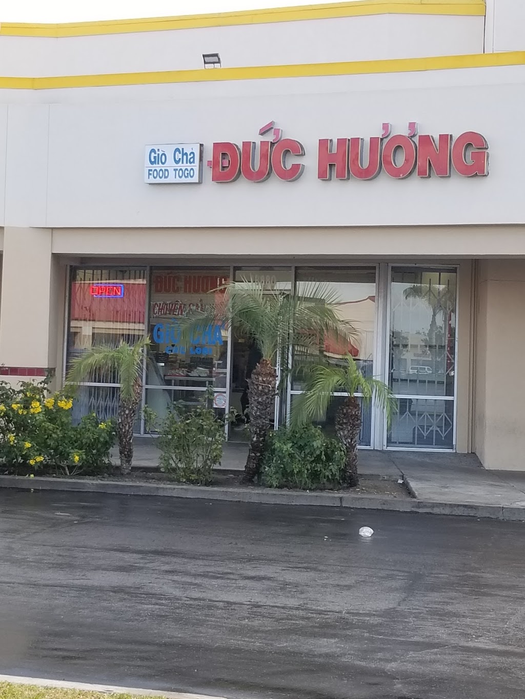 Đức Hương Giò Chả | 13880 Brookhurst St, Garden Grove, CA 92843, USA | Phone: (714) 530-5503