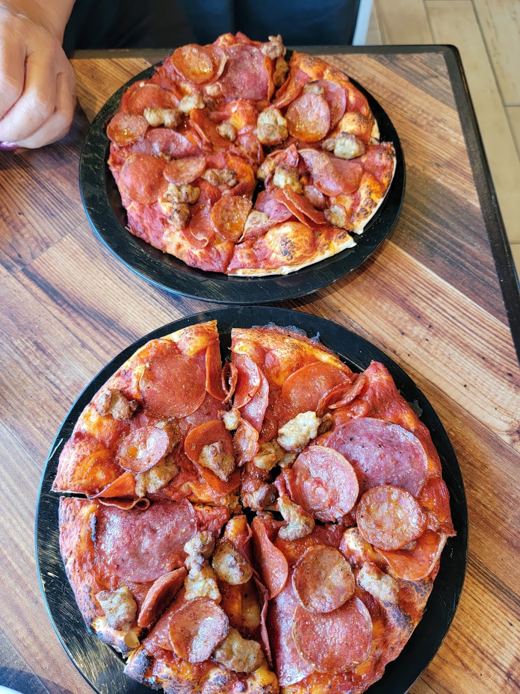 Round Table Pizza | 398 Florin Rd, Sacramento, CA 95831, USA | Phone: (916) 395-0507