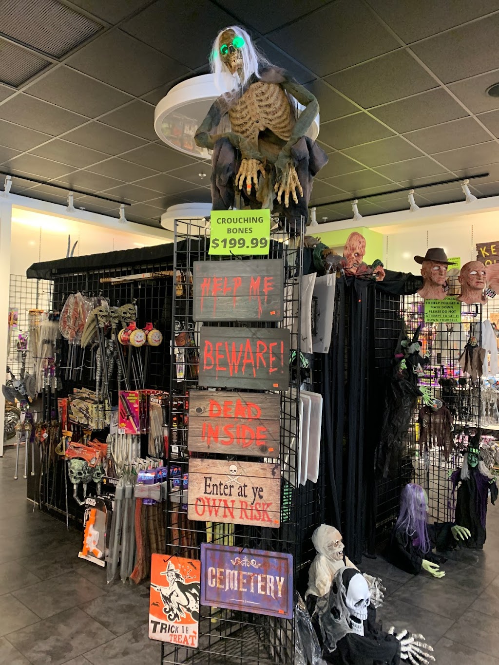 Wicked Halloween | 11521 US Hwy 431 Suite R, Guntersville, AL 35976, USA | Phone: (205) 237-9888