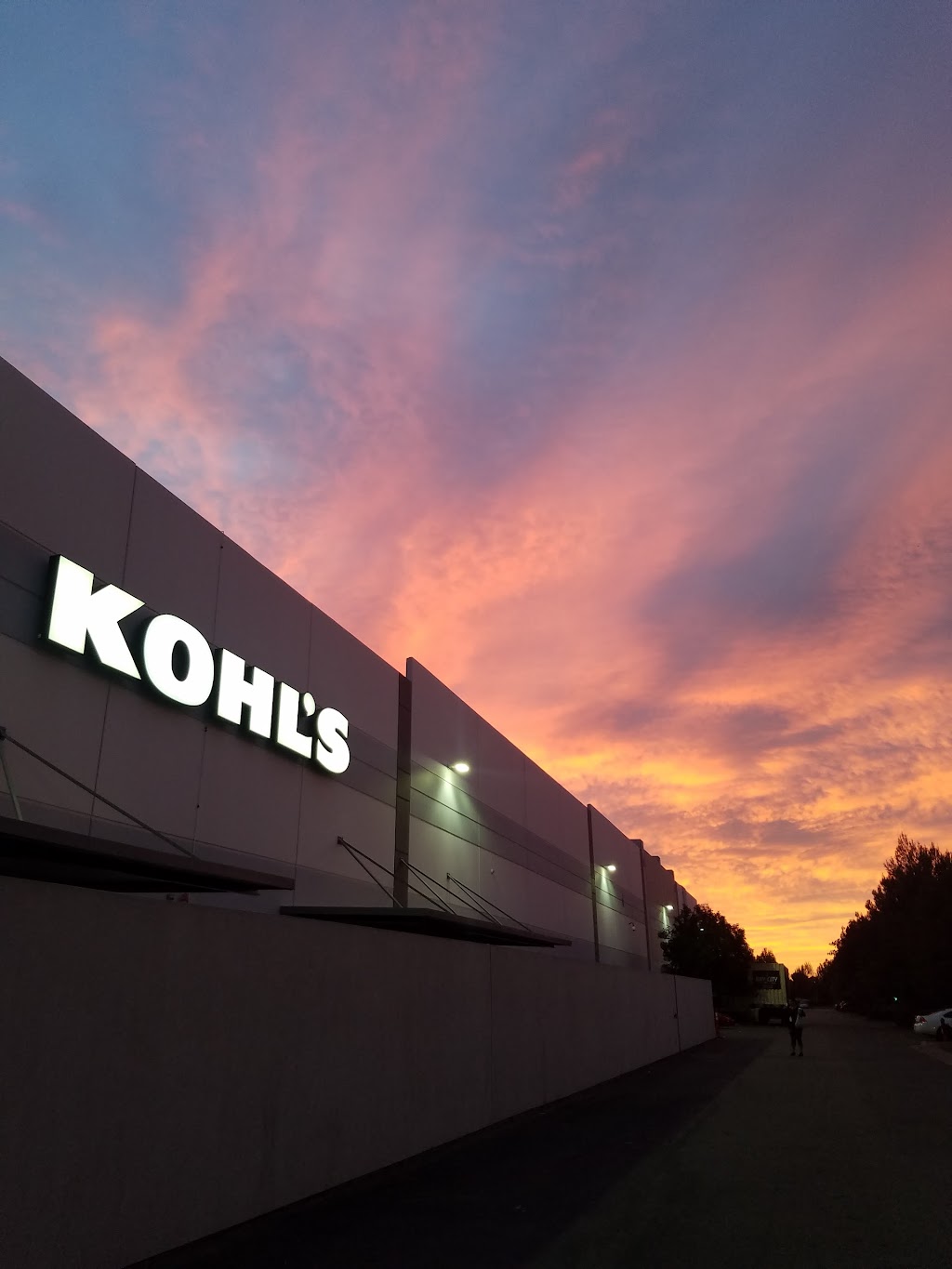 Kohls E Commerce Center | 825 E Central Ave, San Bernardino, CA 92408, USA | Phone: (909) 388-5300