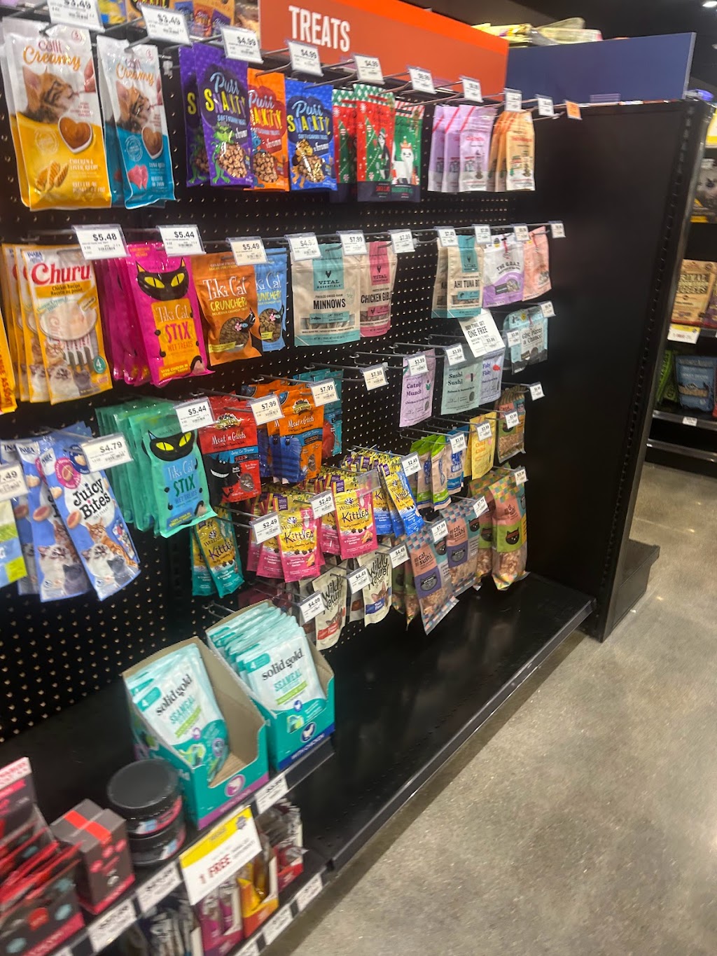 Chuck & Dons Pet Food & Supplies | 8022 Den Rd, Eden Prairie, MN 55344, USA | Phone: (612) 421-7317