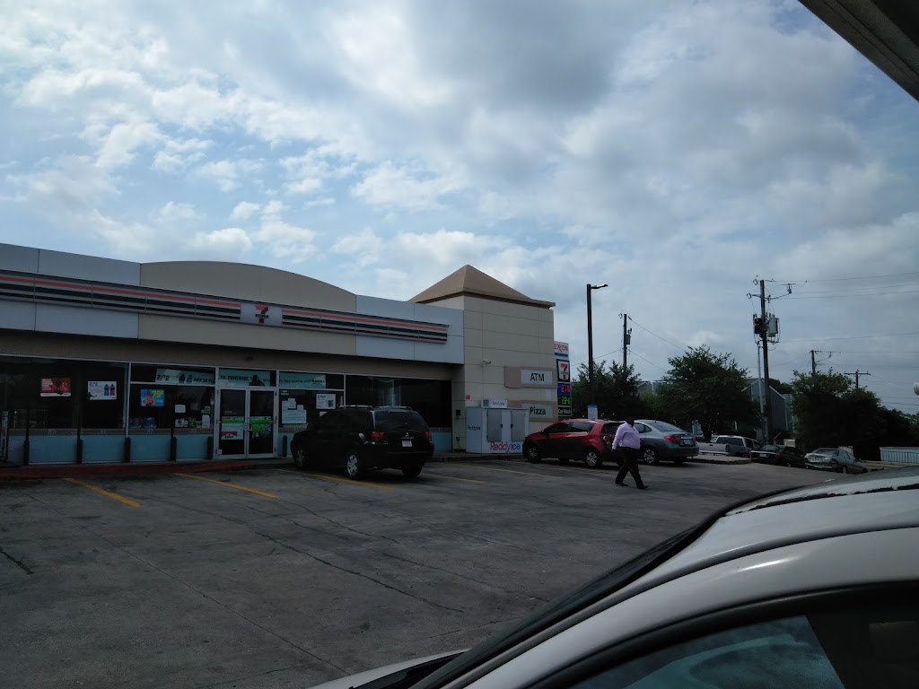 Exxon | 8302 Abrams Rd, Dallas, TX 75243, USA | Phone: (214) 349-0634