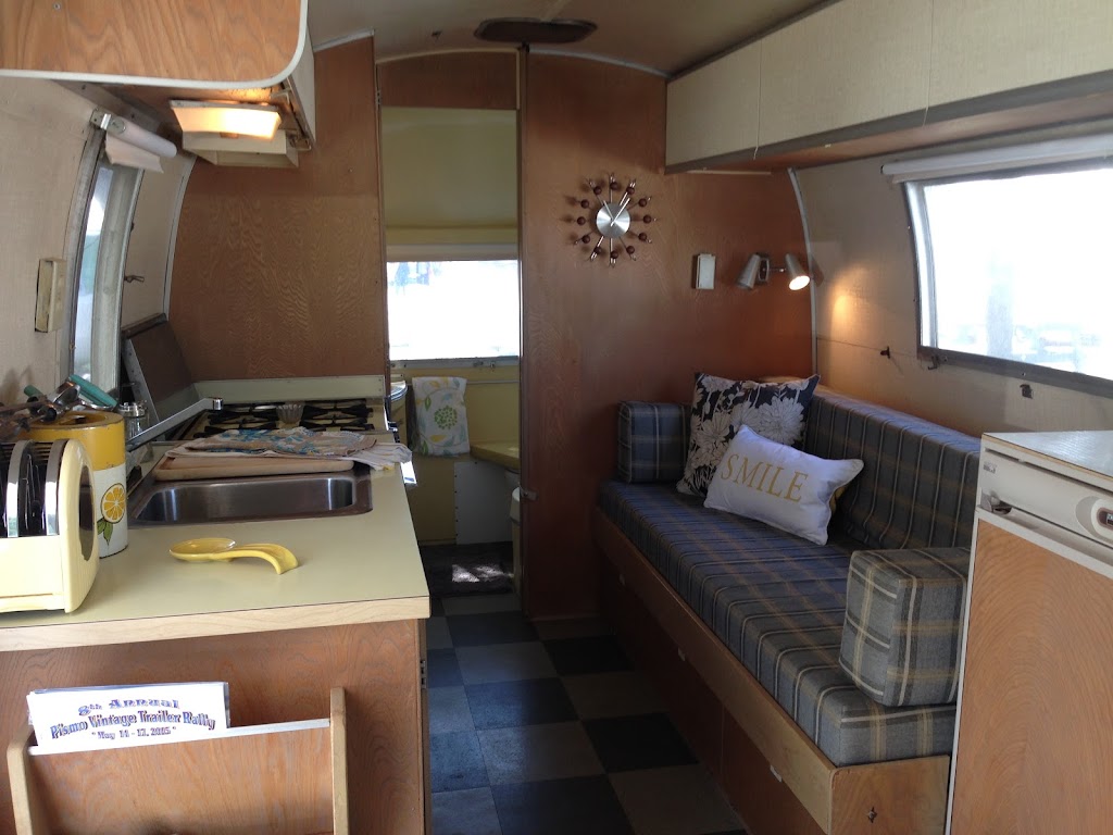 Artistic Airstreams | 24436 S Hwy 99 E, Canby, OR 97013, USA | Phone: (503) 266-2600