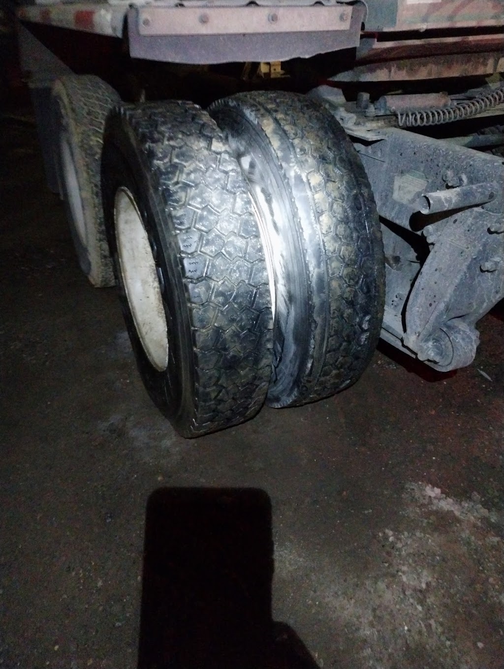 24 hours Tire roadside service semi truck tires,car, Rv tires | 15776 Mesa St, Hesperia, CA 92345, USA | Phone: (760) 524-4025