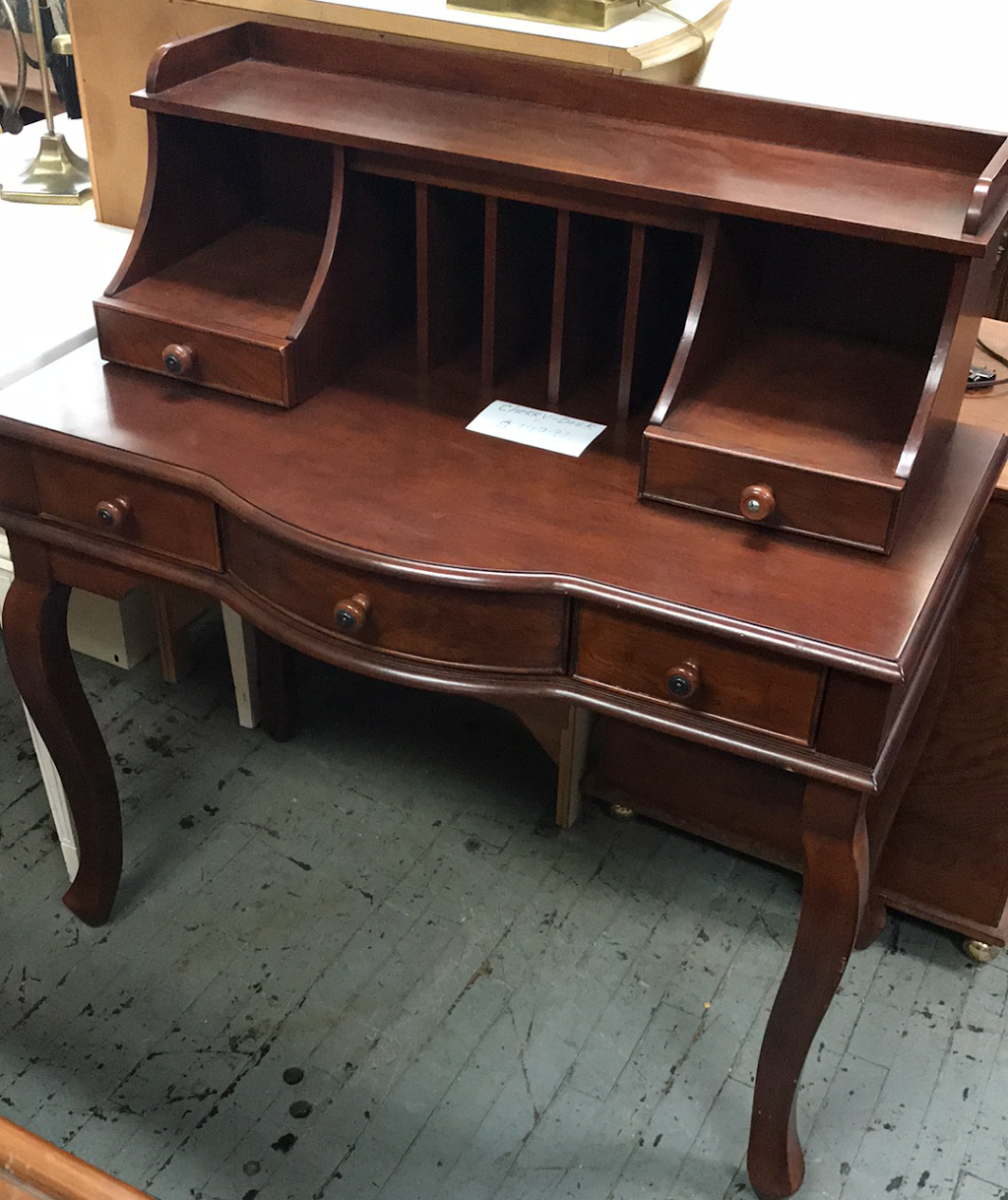 Bolins Odds & Ends Used Furniture | 4303 Hanna St, Fort Wayne, IN 46806, USA | Phone: (260) 745-7311