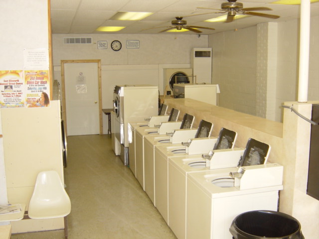 East End Laundromat | 242 N Broadway St Ave, Ellsworth, WI 54011, USA | Phone: (715) 273-5331