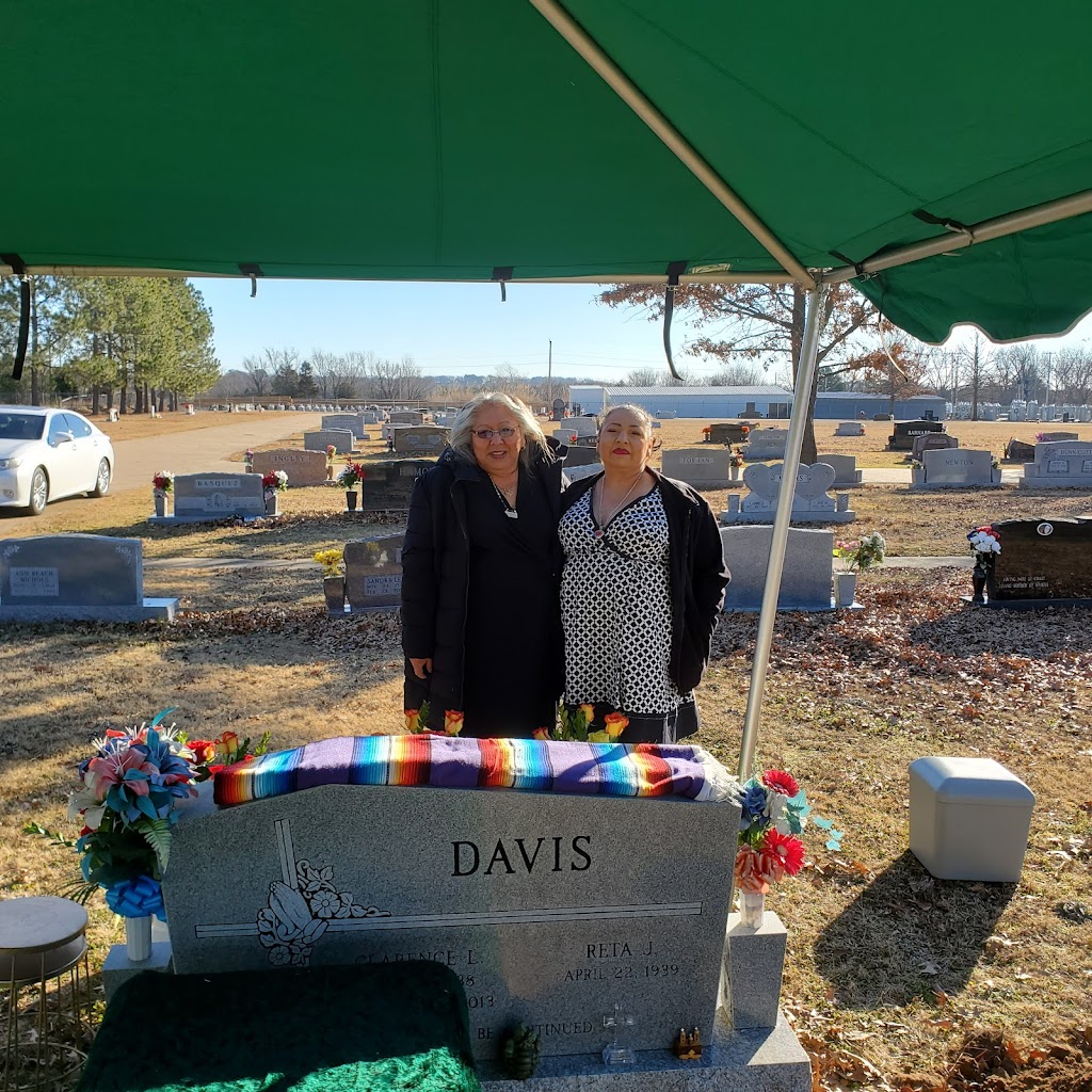 Okmulgee Cemetery | US-62, Okmulgee, OK 74447, USA | Phone: (918) 756-5109