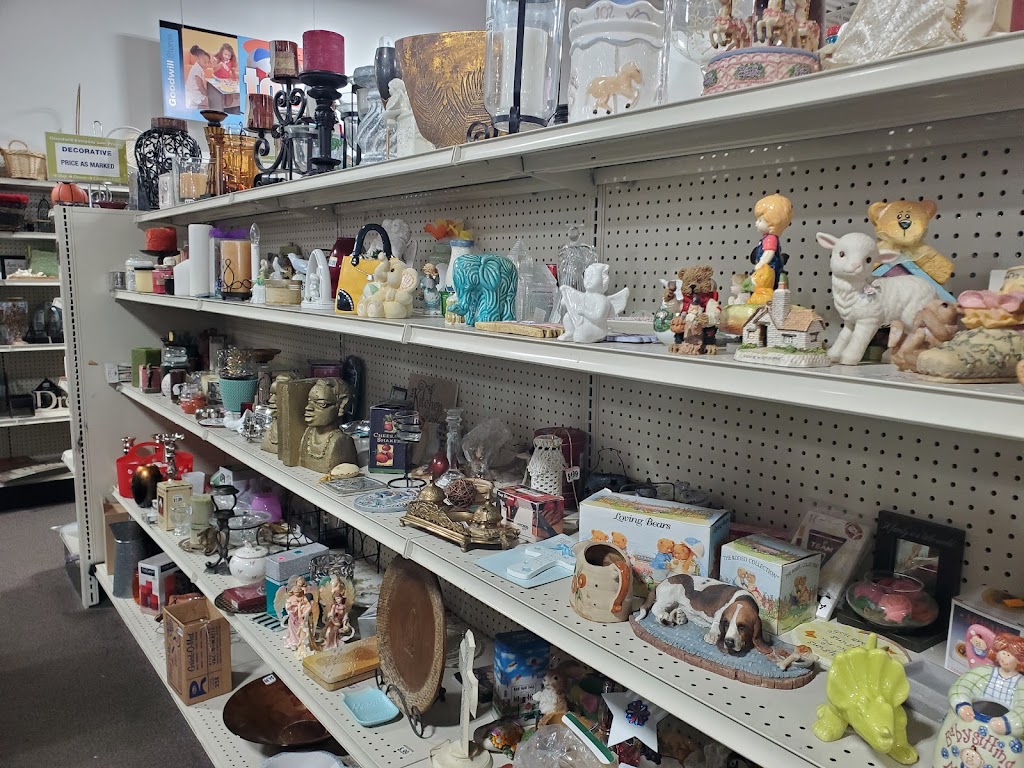 Goodwill | 2030 Holiday Dr, Celina, OH 45822, USA | Phone: (567) 890-2000