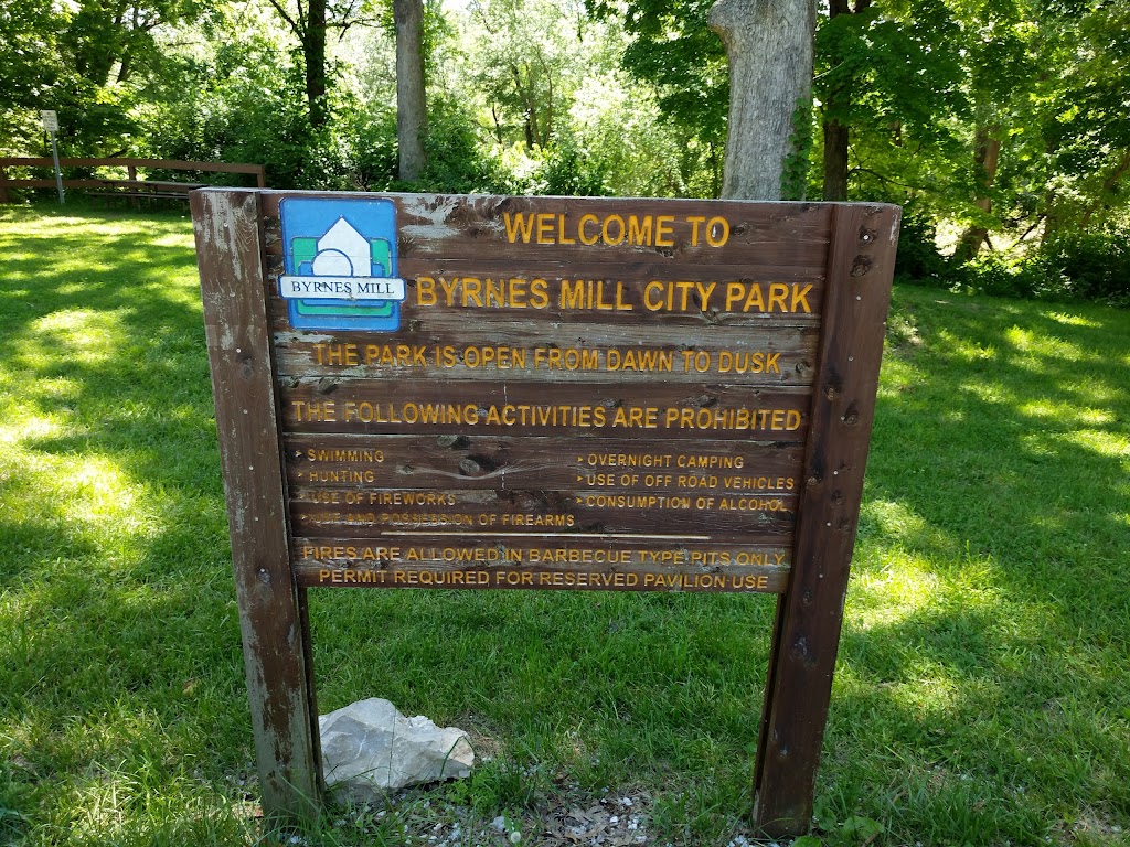 Byrnes Mill City Park - park  | Photo 8 of 10 | Address: 127 Osage Executive Cir, Byrnes Mill, MO 63051, USA | Phone: (636) 677-7727
