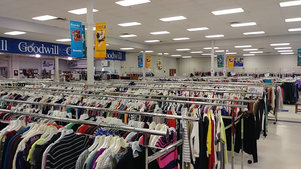 Tri-County Goodwill Store | 10600 Springfield Pike, Cincinnati, OH 45215, USA | Phone: (513) 771-4804