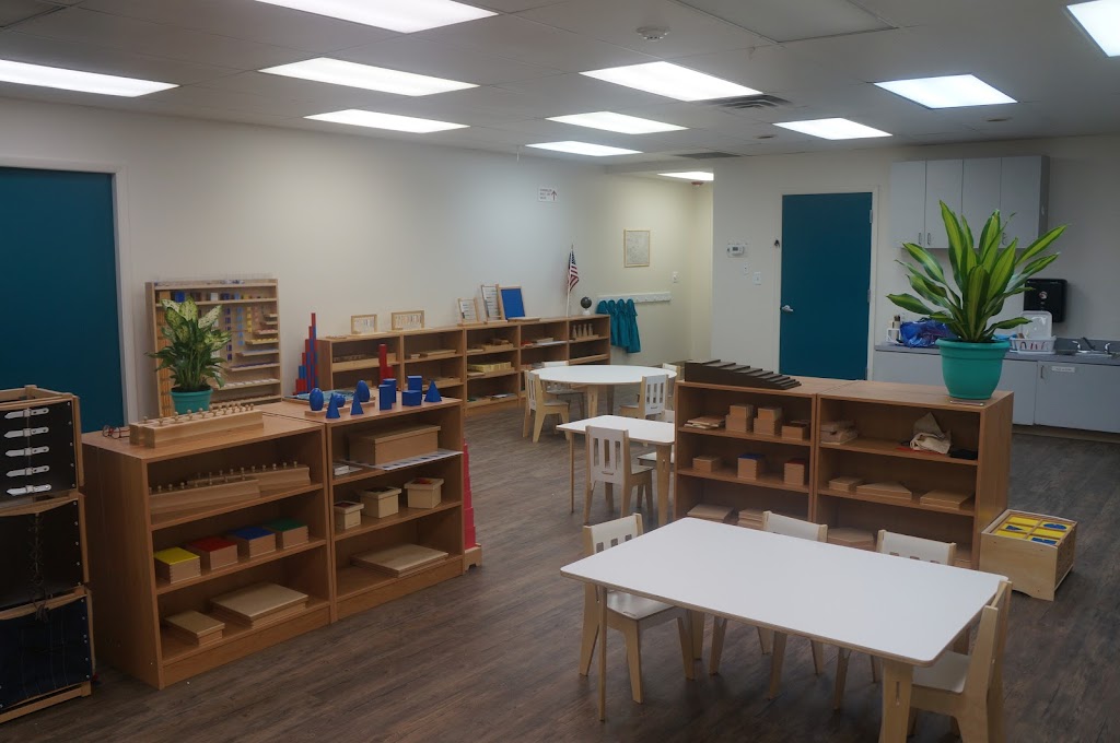 De La Fontaine Trilingual Montessori School Seminole | 8351 Bayou Boardwalk, Seminole, FL 33777, USA | Phone: (813) 278-2262