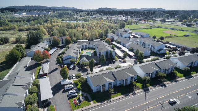 Fieldstone Apartments | 20650 NE Halsey St, Fairview, OR 97024, USA | Phone: (833) 772-6215