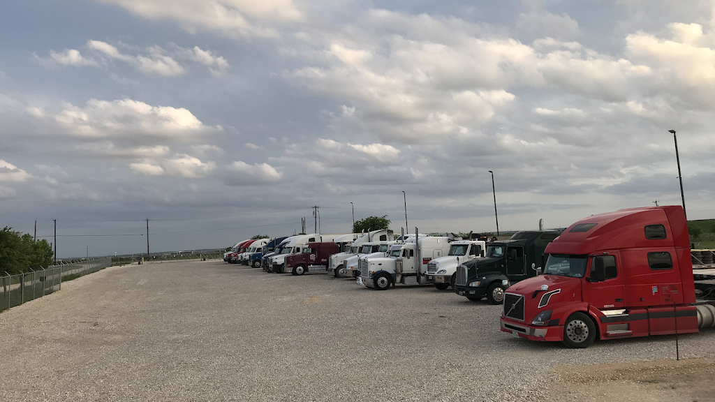 Premier Truck Parking | 2001 Co Rd 118, Hutto, TX 78634, USA | Phone: (512) 716-9047