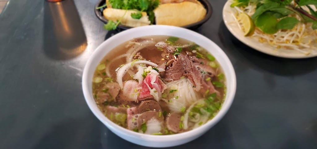 I Heart Pho | 850 Maryland Ave E, St Paul, MN 55106, USA | Phone: (651) 600-3724