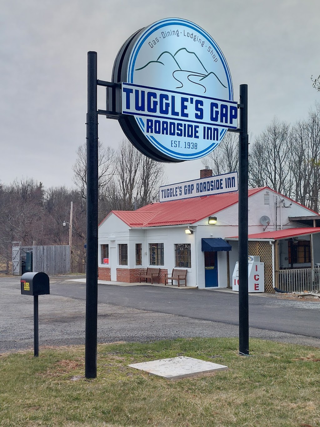 Tuggles Gap Roadside Inn | 3351 Parkway Ln S, Floyd, VA 24091, USA | Phone: (540) 745-3402